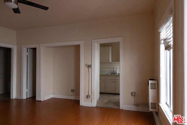 Building Photo - 661 Shatto Pl