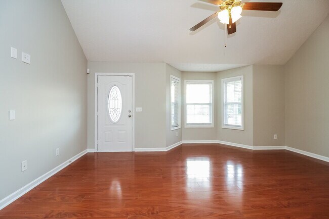 Building Photo - 3033 Mesquite Dr