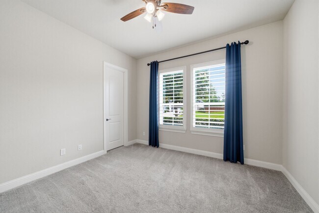 Foto del edificio - 28014 Woodland Bend Way