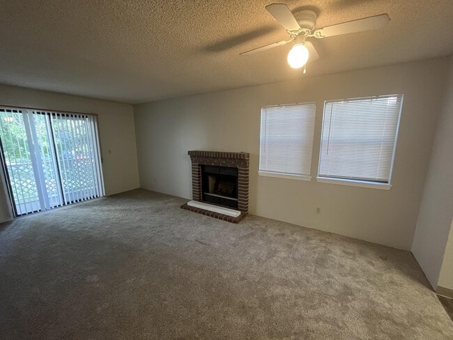 Photo - 380 S Estes St Townhome