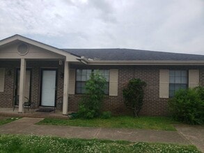 Building Photo - 5004 N Moore Ln