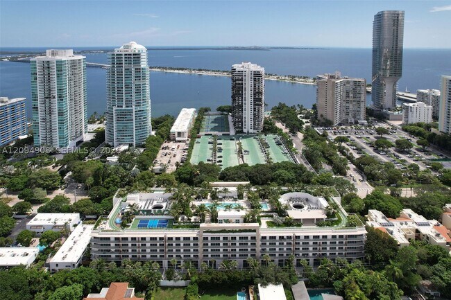 Building Photo - 2200 Brickell Ave