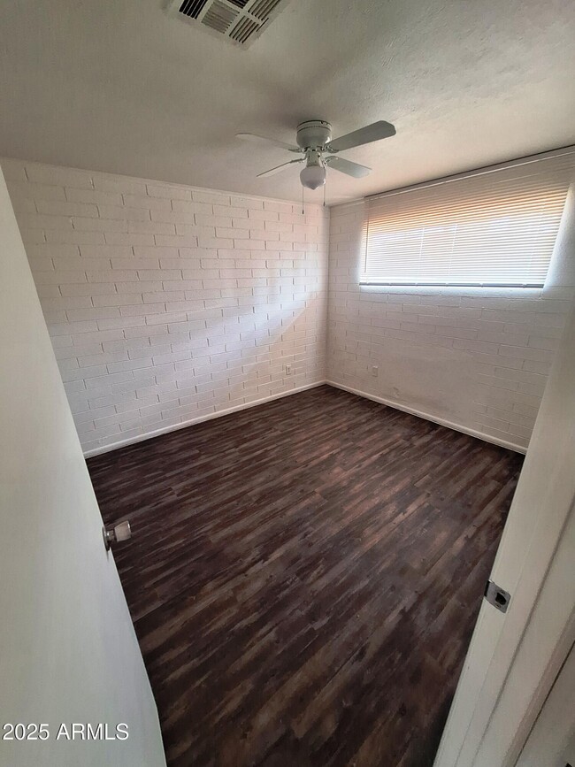 Foto del edificio - 1317 N 48th Pl