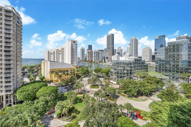 Foto del edificio - 520 Brickell Key Dr