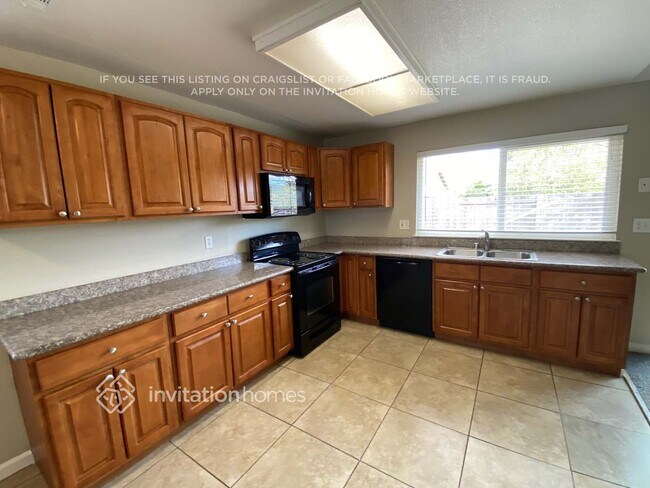 Building Photo - 513 Hummingbird Way