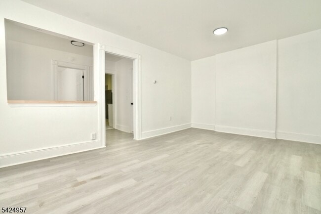 Foto del edificio - 11 Howard Pl