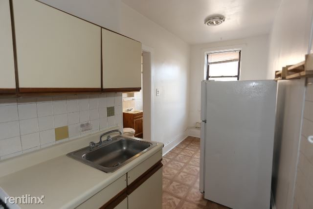 Foto del edificio - 1110 W Belden Ave