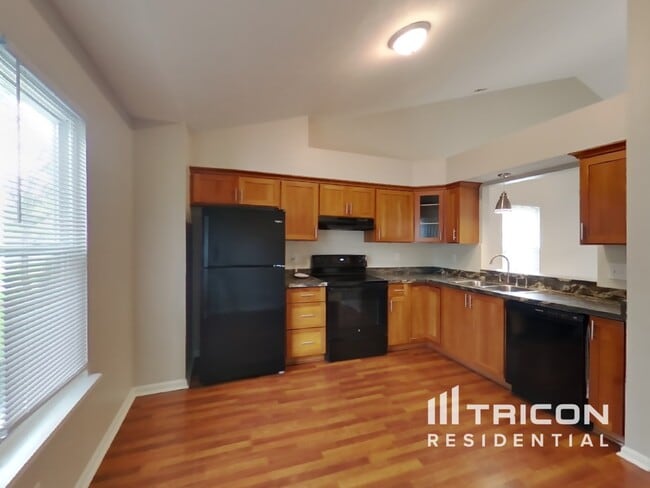 Building Photo - 7461 Camberwood Dr