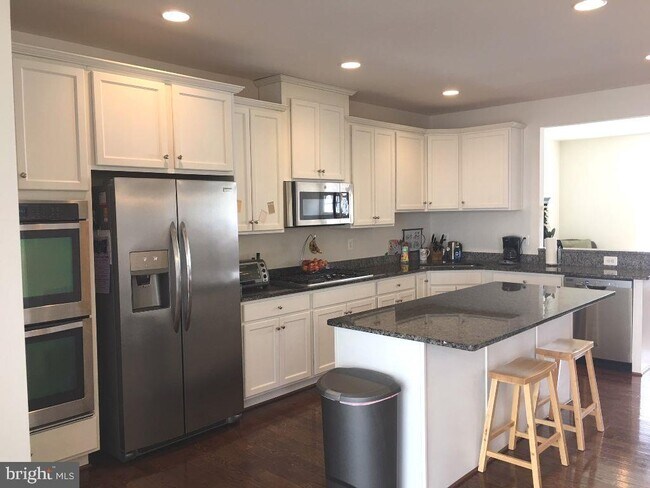 Foto del edificio - 6269 Summit Point Ct