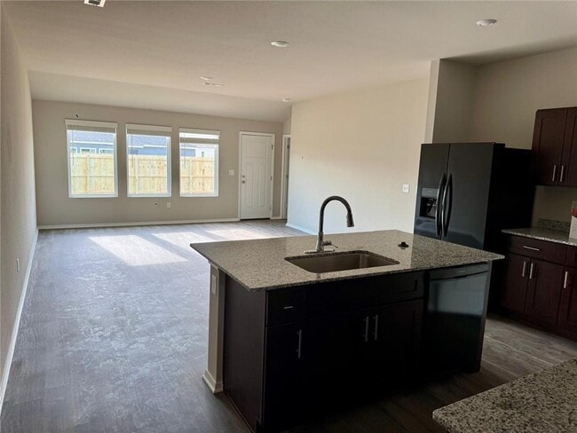 Building Photo - 6509 NW Vandergriff St