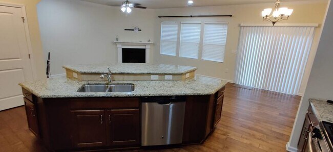 Foto del edificio - 3 bedroom in Durham NC 27703-7823