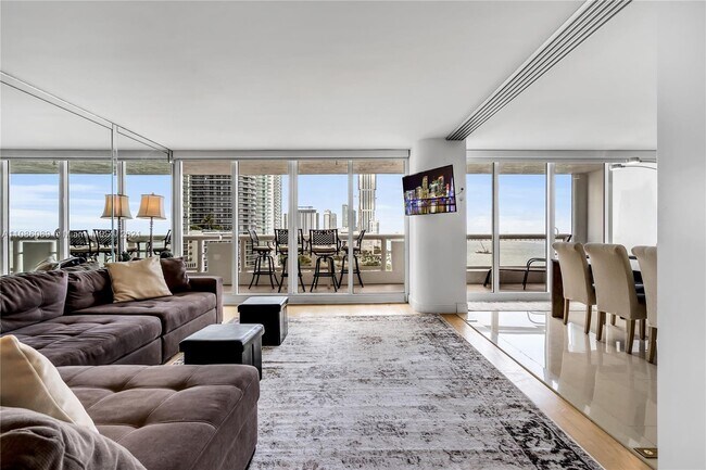 Foto del edificio - 1717 N Bayshore Dr
