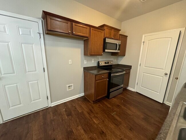 Foto del edificio - 7931 Bay Meadow Cir S