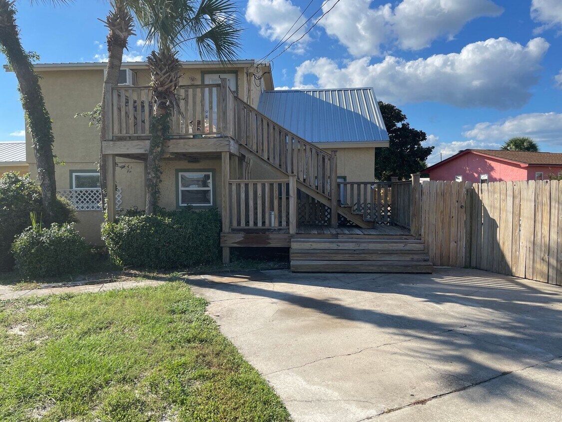 621 Granada Cir Apartment for Rent in Panama City Beach, FL