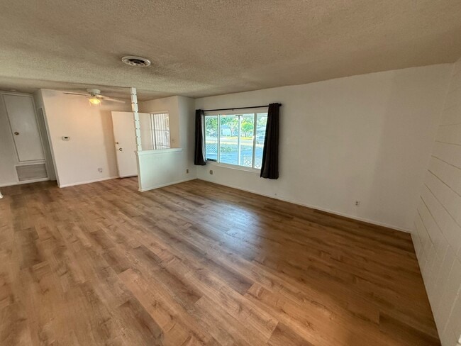 Foto del edificio - 4980 Lincoln Ave