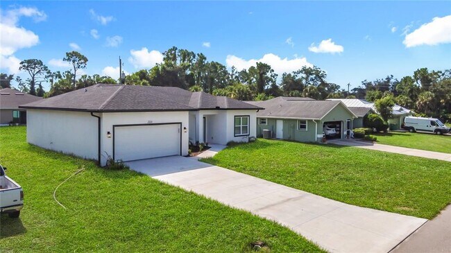 Building Photo - 2054 Kendis St