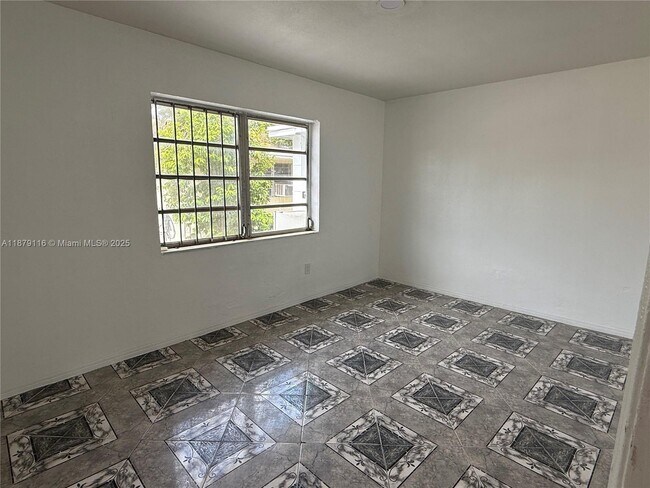 Building Photo - 1511 NW 45th St