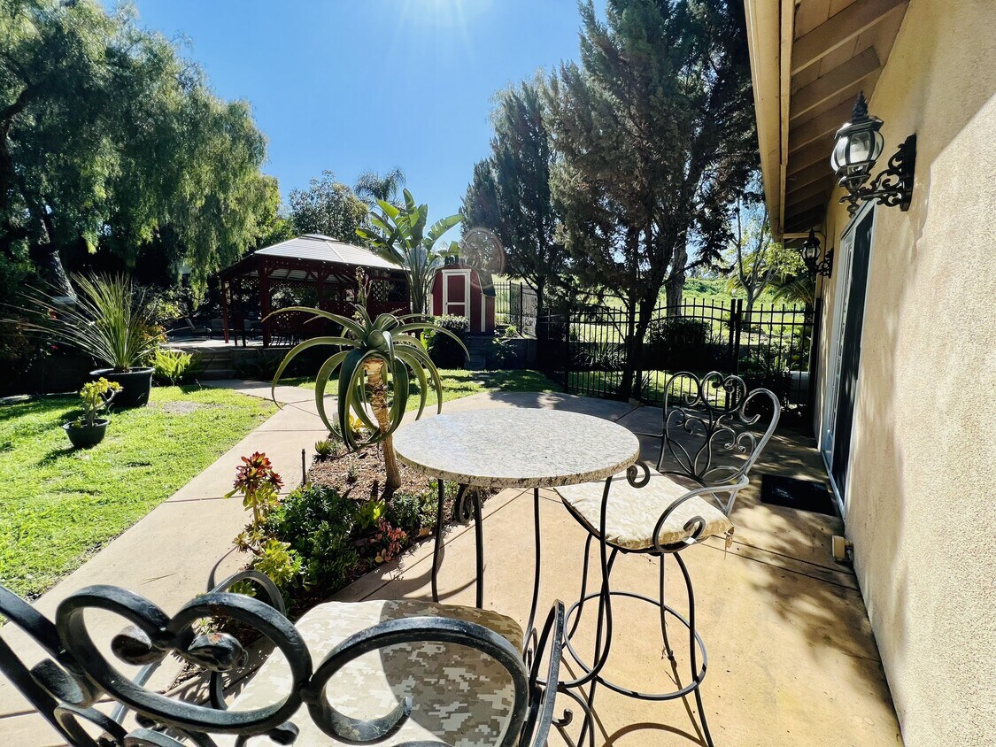 Disfruta de tu café de la mañana - 601 Aliento Ct