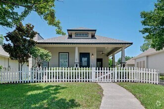 Building Photo - 705 Roberts St