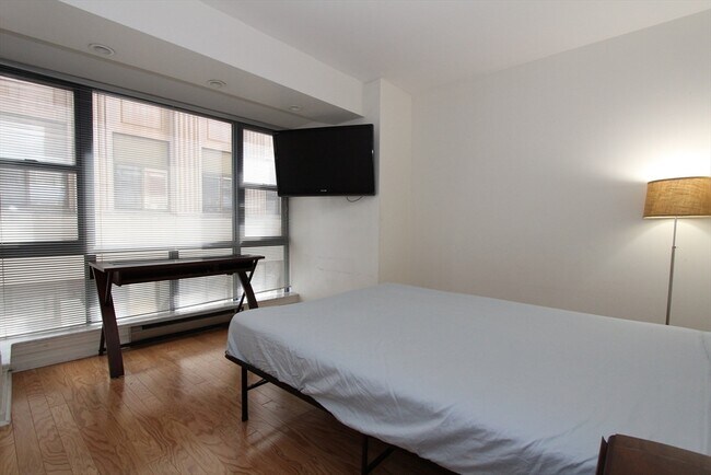Building Photo - 172 Tremont St