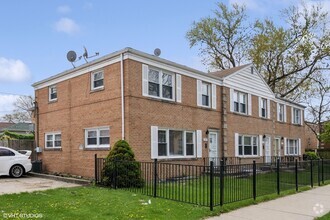 Building Photo - 6341 N Leavitt St