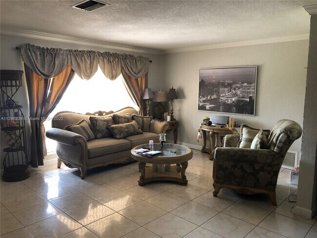 Foto del edificio - 7321 Fairway Blvd