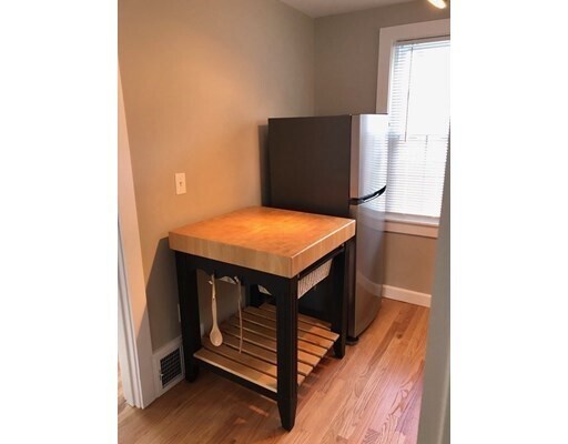 Foto del edificio - 285 Maple Rd