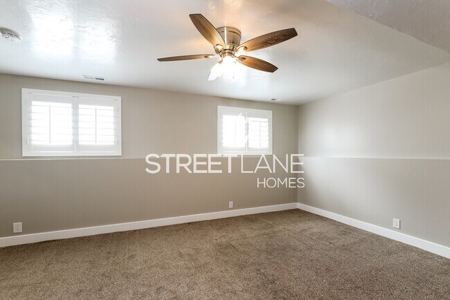 Building Photo - REDUCED! Charming 4 bedroom home in Salt L...