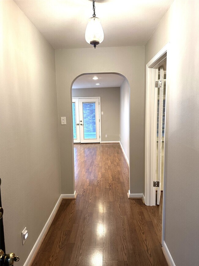 Foto del edificio - 359 N Post Oak Ln