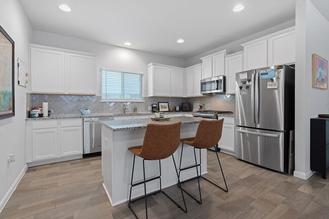 Building Photo - 10800 Blacket Dr