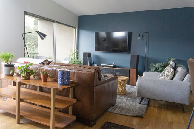Foto del edificio - 1623 Silverwood Dr