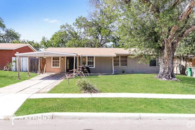 Building Photo - 455 Maplewood Ln