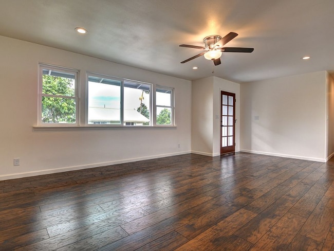 Building Photo - 1403 Mailani St