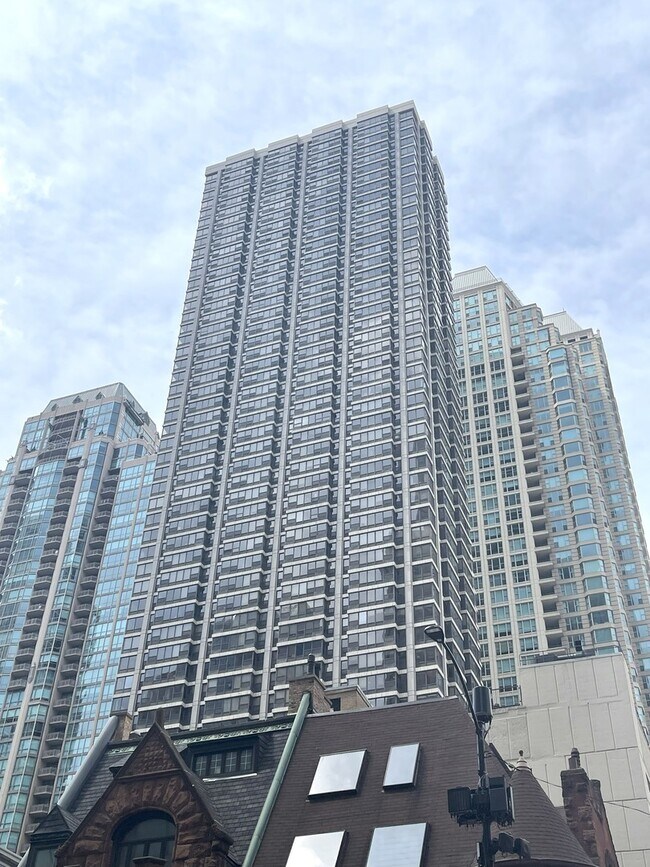 Foto del edificio - 30 E Huron St
