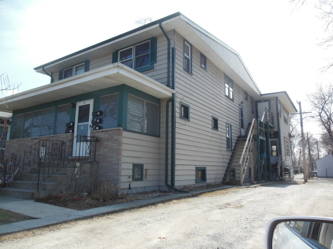 Primary Photo - 714 165th St