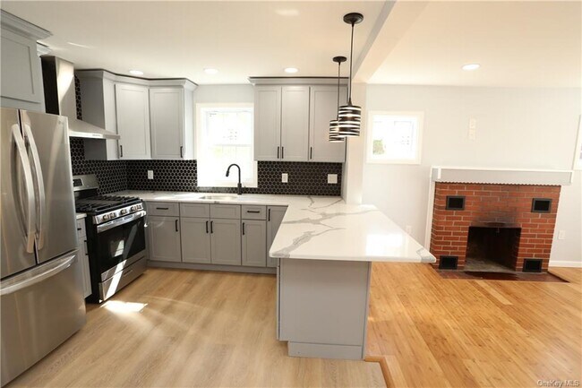 Building Photo - 149 Brightwood Ave