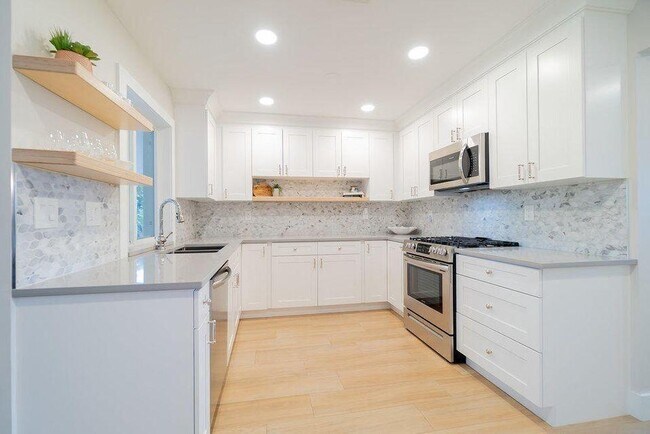 Building Photo - 251 Gregory Pl