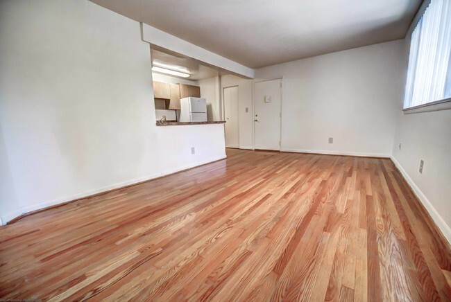 Building Photo - 4223 Hickory Ave