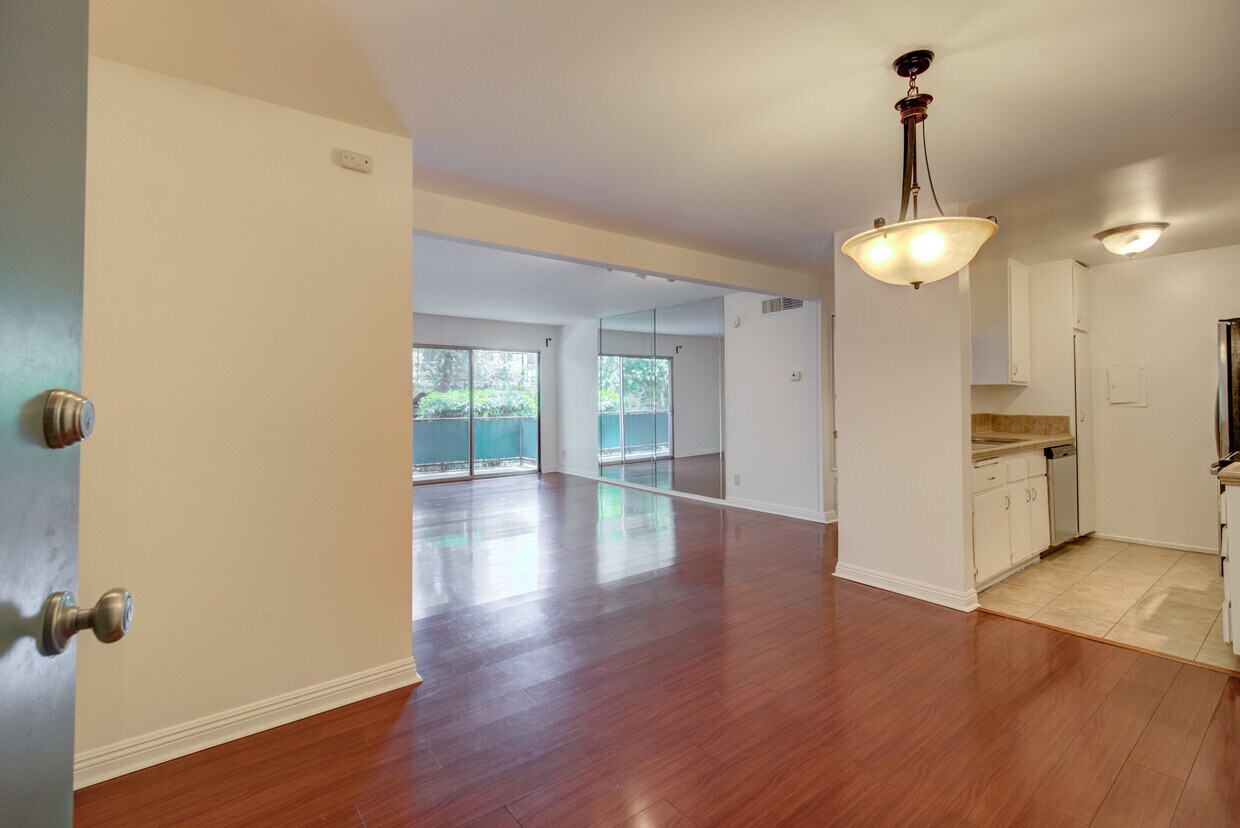 5460 White Oak Ave Los Angeles Ca Apartments Los Angeles Ca Apartments Com