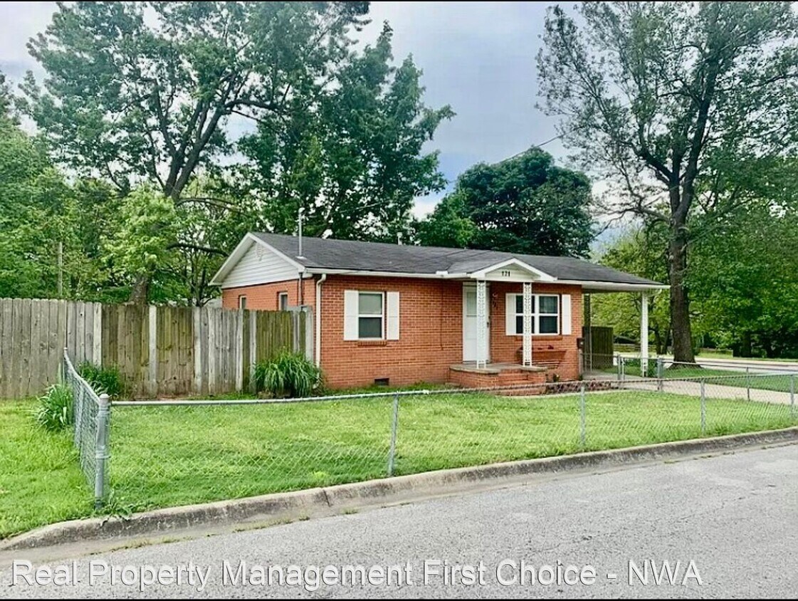 Primary Photo - 2 br, 1 bath House - 121 Rhodes Avenue