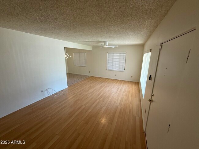 Foto del edificio - 7035 N 11th Pl