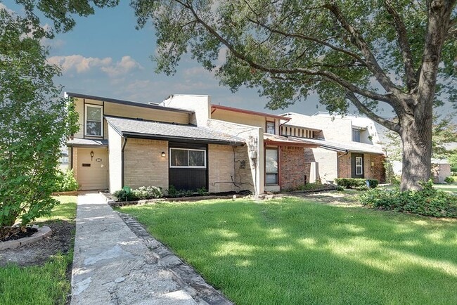 Photo - 2012 Court Pl House