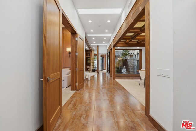 Foto del edificio - 17424 Cumpston St