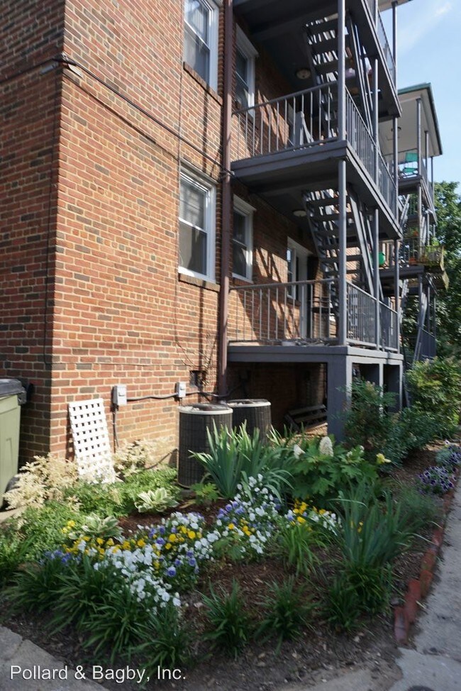 Foto del edificio - 2704 Kensington Ave