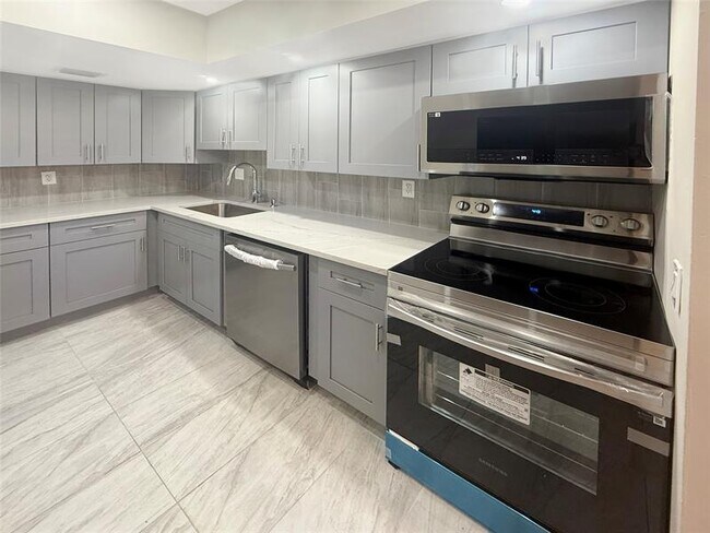 Foto del edificio - 5922 NW 21st St