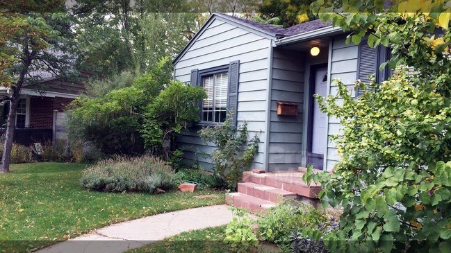 Building Photo - 2824 S Devereaux Way