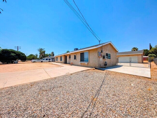 Building Photo - 4 bed with Dual master bedrooms and Solar - Check the 3D tour