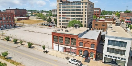 Building Photo - 2007 Locust St
