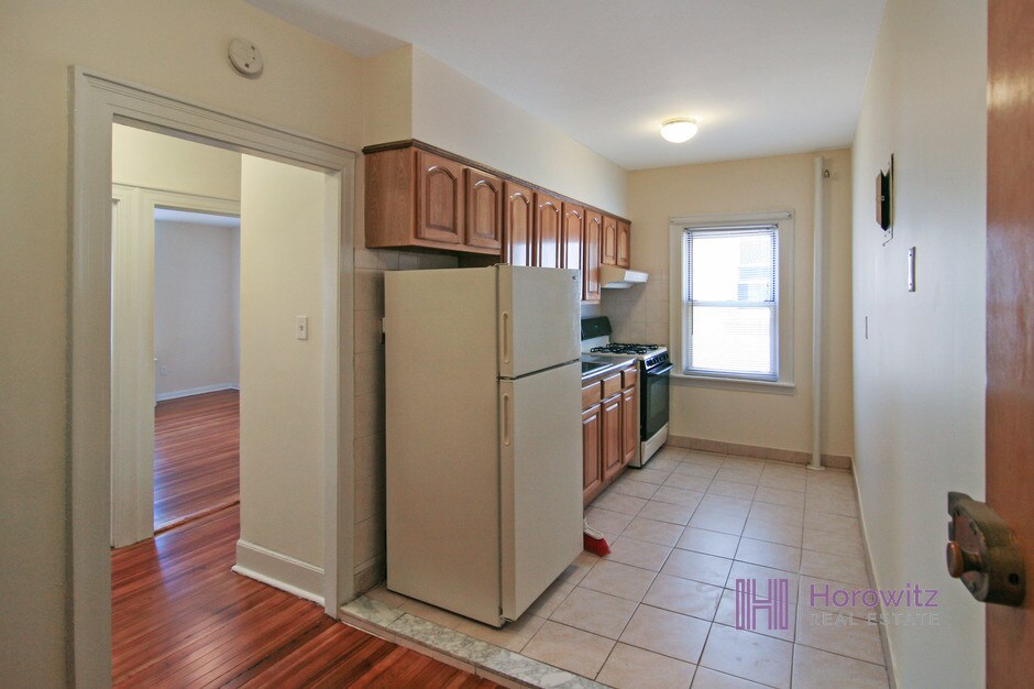 Foto principal - 37-18 21st Ave
