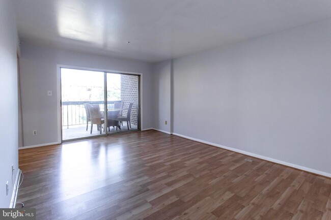 Building Photo - 7911 Badenloch Way